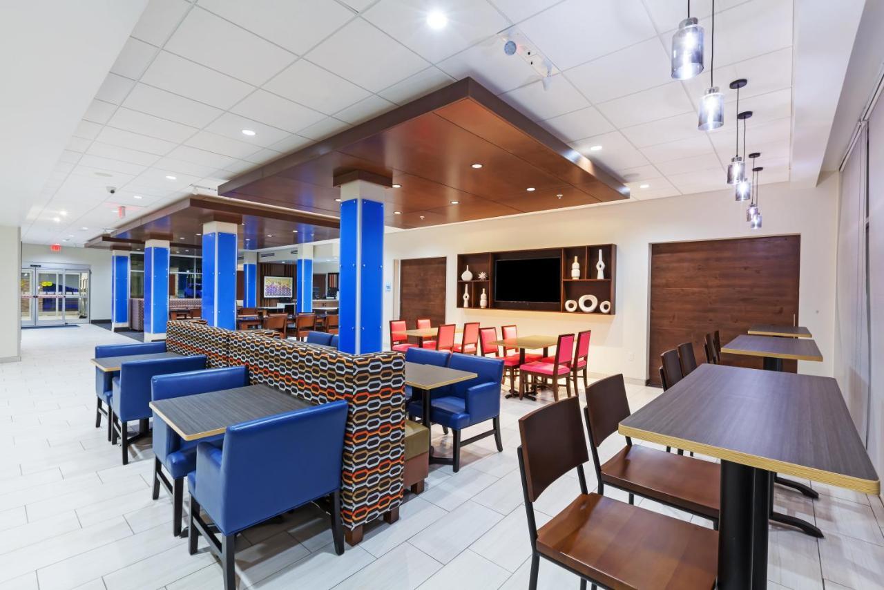 Holiday Inn Express & Suites Tulsa South - Woodland Hills By Ihg Exterior photo