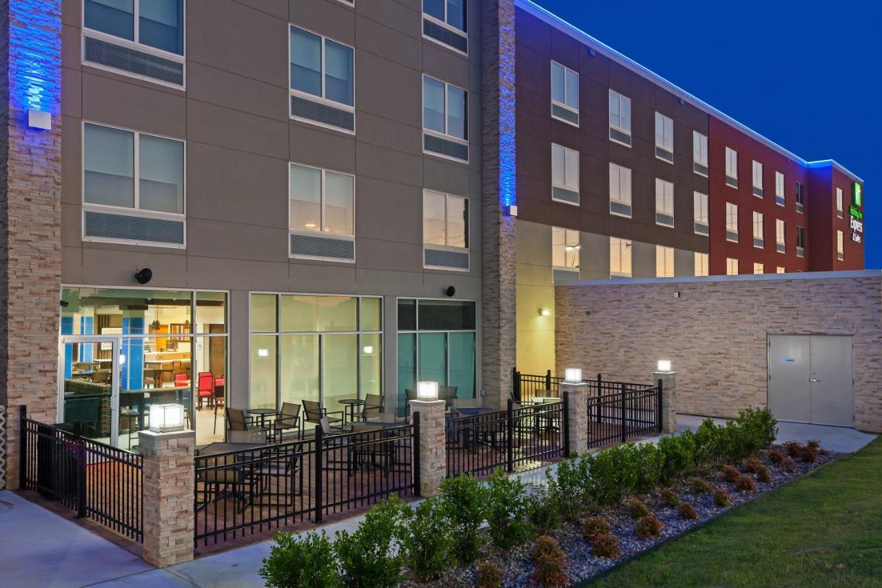 Holiday Inn Express & Suites Tulsa South - Woodland Hills By Ihg Exterior photo
